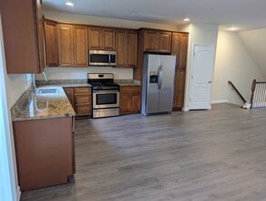 Monticello Heights Townhomes in Harrisburg, PA - Foto de edificio - Building Photo