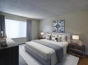 7301 Florence Ave in Downey, CA - Building Photo - Building Photo