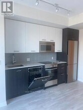 1630-1630 Queen St E in Toronto, ON - Building Photo - Building Photo