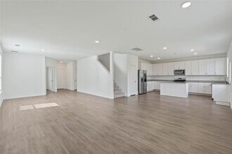 229 Seven Pnes Dr in Willis, TX - Building Photo - Building Photo