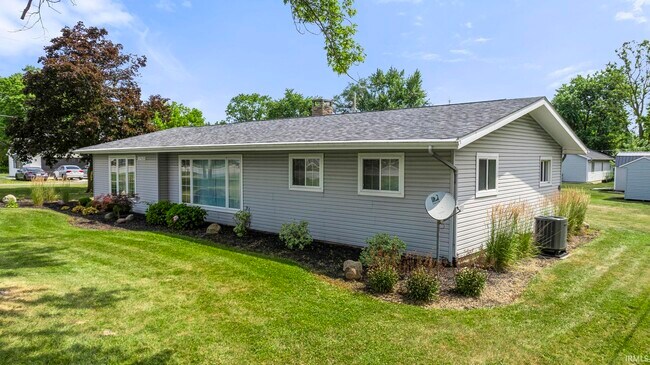 13628 Leo Rd in Leo, IN - Building Photo - Building Photo