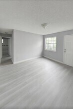 3216 SW 23rd Terrace in Miami, FL - Building Photo - Building Photo