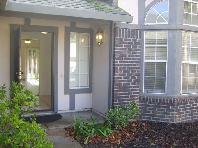 8824 Little John Ct in Sacramento, CA - Building Photo - Building Photo