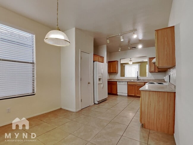 2204 W San Tan Hills Dr in Queen Creek, AZ - Building Photo - Building Photo