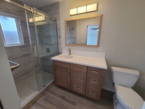 5452 Via Aquario in San Diego, CA - Foto de edificio - Building Photo