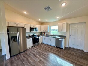 131 Carousel Ave in La Belle, FL - Building Photo - Building Photo