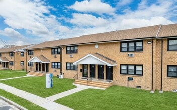 Groveland Manor in Somers Point, NJ - Foto de edificio - Building Photo