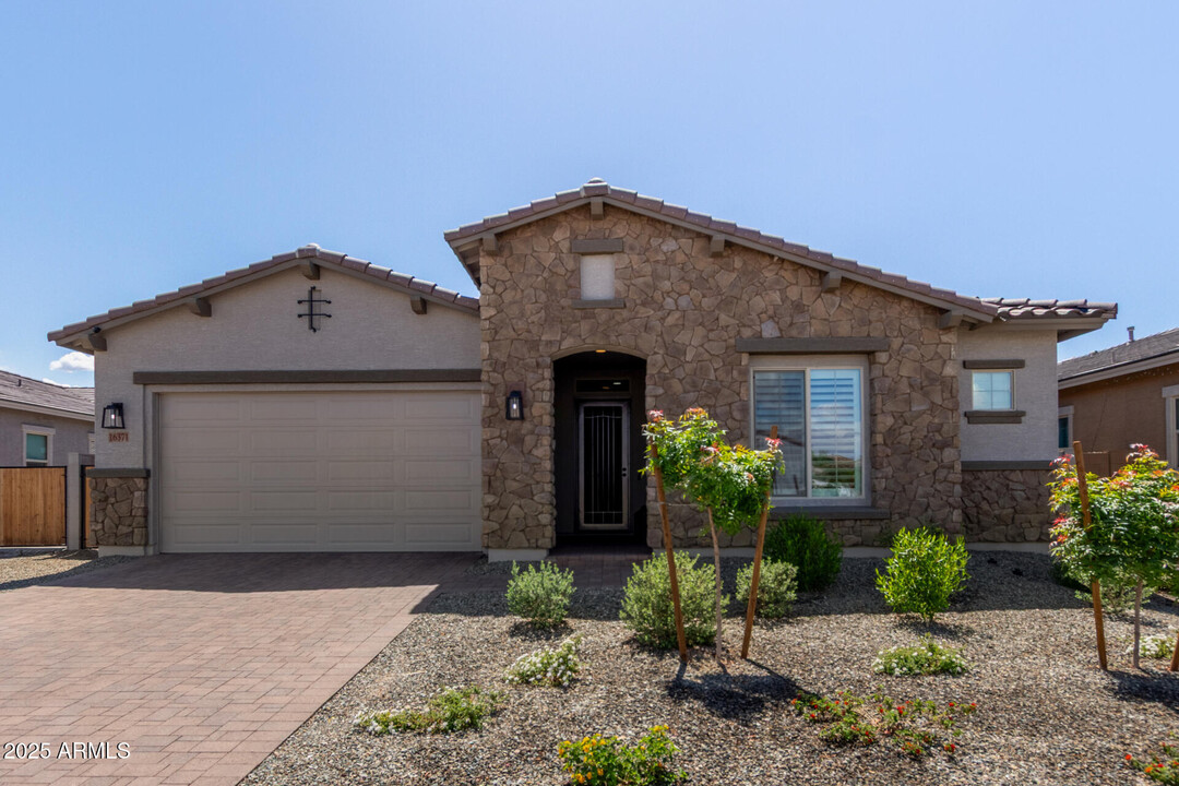 16371 W Madison St in Goodyear, AZ - Building Photo