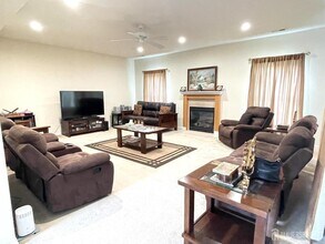 7 Beryl Ct in Kendall Park, NJ - Building Photo - Building Photo