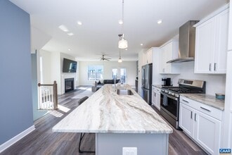 1521 Knoll Ln in Charlottesville, VA - Building Photo - Building Photo