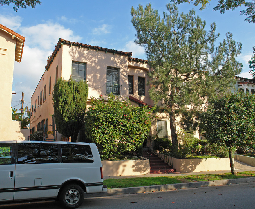 360 N Gardner St in Los Angeles, CA - Building Photo