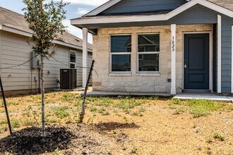 3829 High Tide in Seguin, TX - Building Photo - Building Photo