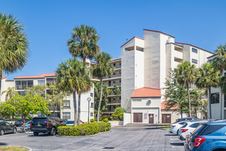 Cypress Bend in Pompano Beach, FL - Building Photo - Building Photo