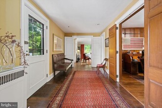 9012 Crefeld St in Philadelphia, PA - Building Photo - Building Photo