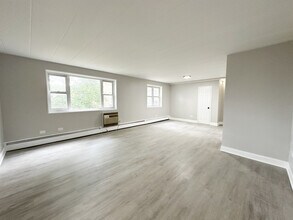 2035 W Granville Ave in Chicago, IL - Building Photo - Building Photo