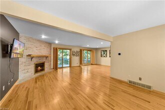 5761 SOM Center Road in Cleveland, OH - Building Photo - Building Photo