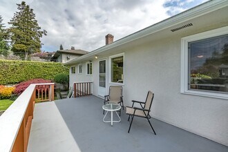 8115 Strathearn Av in Burnaby, BC - Building Photo - Building Photo