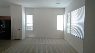 2024 Hollywell St in Las Vegas, NV - Building Photo - Building Photo