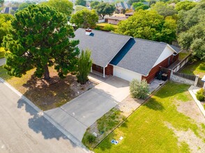 109 Medicine Bow Trail in Del Rio, TX - Building Photo - Building Photo