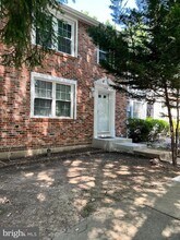 8156 Dark Den Cir in Springfield, VA - Building Photo - Building Photo