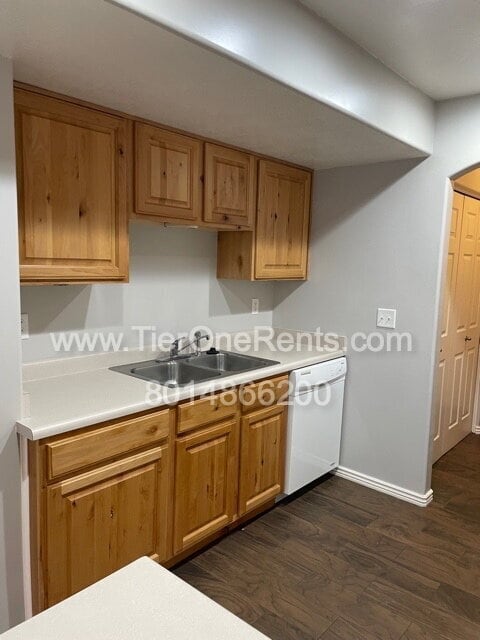 652 W 800 N in Clinton, UT - Building Photo - Building Photo