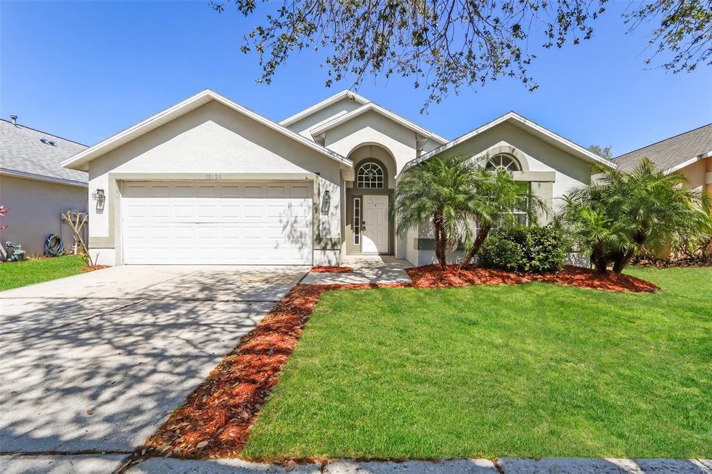 10126 Somersby Dr in Riverview, FL - Building Photo