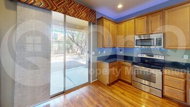 3259 S Lakeside Ridge Loop in Tucson, AZ - Foto de edificio - Building Photo
