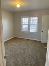 108 W 17th St in Hays, KS - Foto de edificio - Building Photo