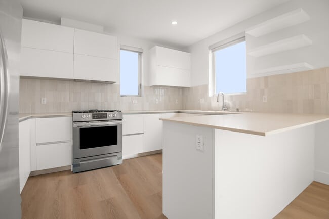 4418 S Slauson Ave, Unit 401