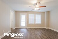 715 Remington Heights Dr photo'