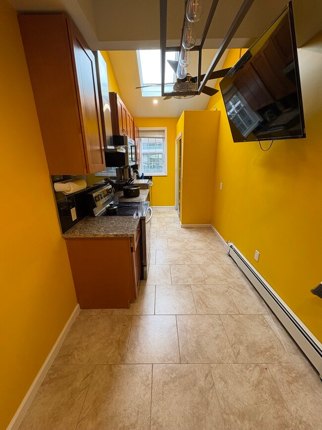 132 Oakfield Ave, Unit 1 in Dix Hills, NY - Building Photo - Building Photo