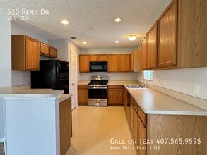 510 Rena Dr in Davenport, FL - Foto de edificio - Building Photo