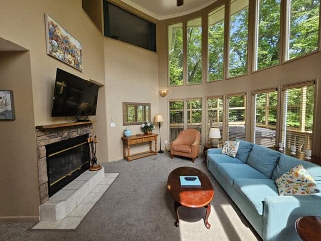 1208 Edelweiss Dr