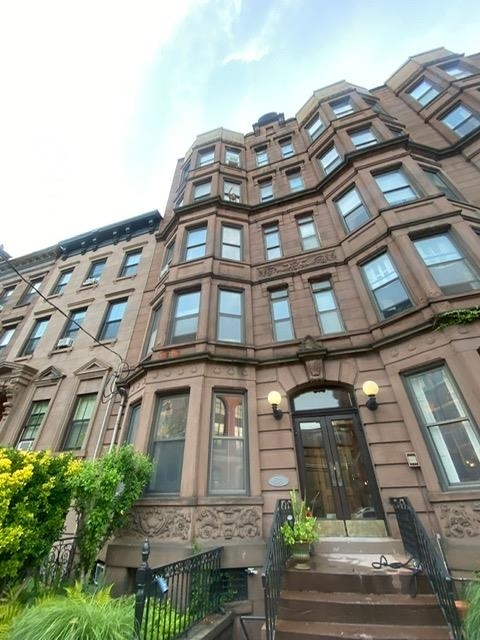 property at 518 Hudson St