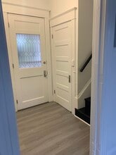 128 E Wayne Ave, Unit 2 in Easton, PA - Foto de edificio - Building Photo