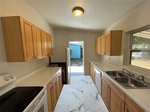 206 Poinciana Cir in Kissimmee, FL - Foto de edificio - Building Photo