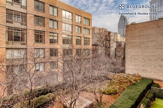 130 W 15th St in New York, NY - Building Photo - Building Photo