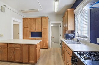 506 E Church St in Champaign, IL - Building Photo - Building Photo