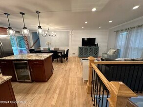 36 Vanderbilt Ave in Saratoga Springs, NY - Building Photo - Building Photo