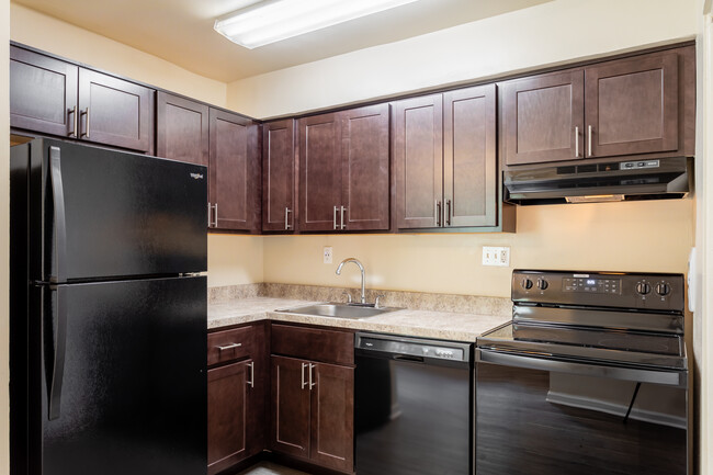 LaSalle Park Apartments in Hyattsville, MD - Building Photo - Interior Photo