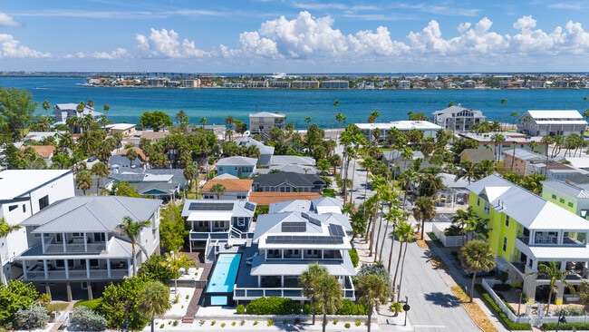 113-112 12th Ave in St Pete Beach, FL - Building Photo - Building Photo