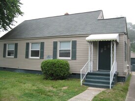 8708 Tidewater Dr in Norfolk, VA - Building Photo