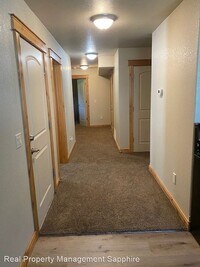 323 Maroon Ct photo'