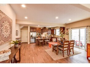 3769 SE McKenzie Ave in Hillsboro, OR - Foto de edificio - Building Photo