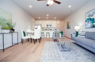 1202 Sugarloaf Pkwy, Unit Hamrick 205 in Lawrenceville, GA - Building Photo - Building Photo