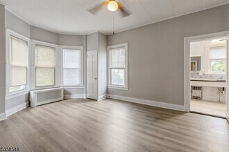 35 Montrose Ave in Verona, NJ - Building Photo - Building Photo