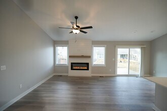 331 Marie Ave in Norwalk, IA - Building Photo - Building Photo