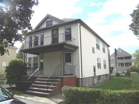 28 Clark St, Unit Unit 1 in Medford, MA - Building Photo