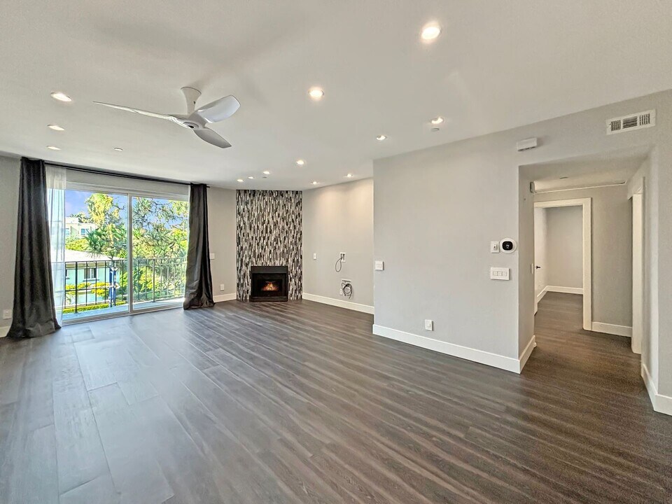 2445 Brant St in San Diego, CA - Building Photo