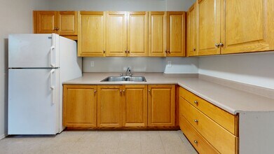 40 Mcgee Ave in Kitchener, ON - Building Photo - Building Photo